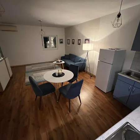 Old Bridge Apartament *